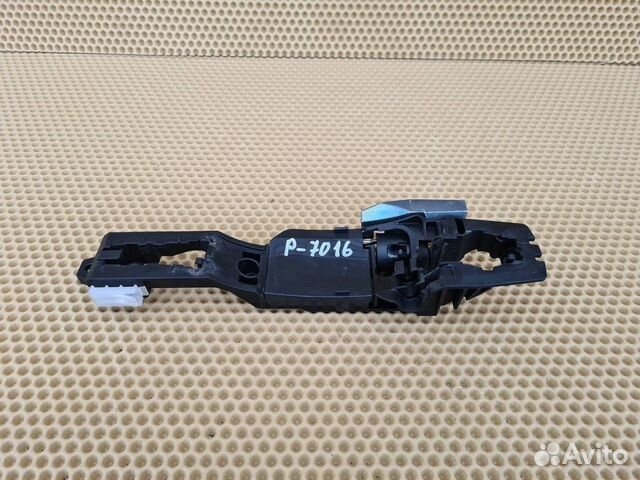 Кронштейн ручки двери левый Infiniti