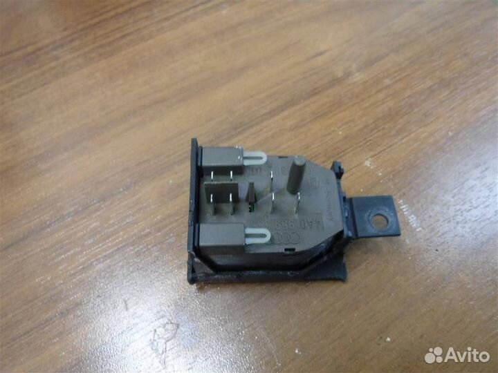 Кнопка регулировки зеркала Audi 100 C4 1991-1994