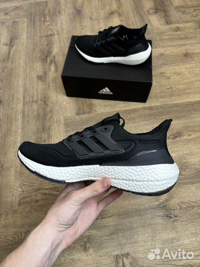 Беговые кроссовки adidas ultraboost