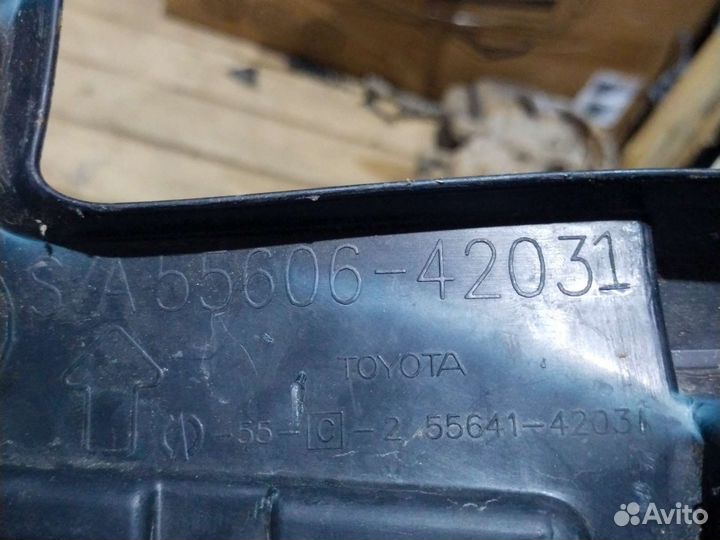 5560642031 Накладка (кузов внутри) toyota RAV 4