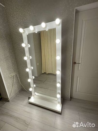 Зеркало из дерева