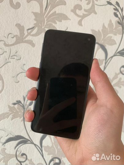 Samsung Galaxy S10e, 8/128 ГБ