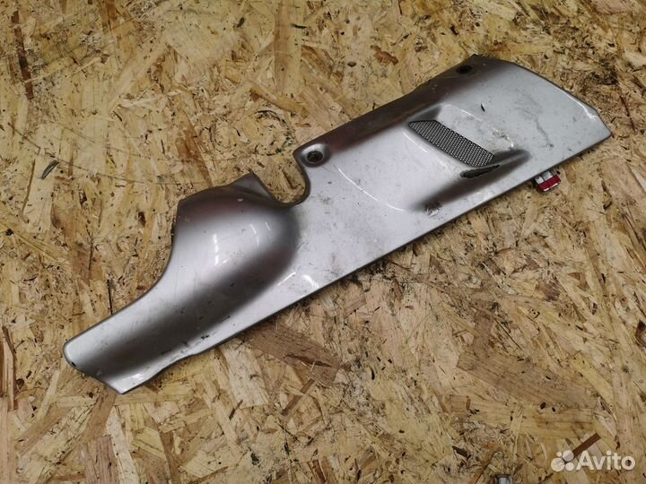 Накладка коллектора правая Honda Gold Wing 1500 19