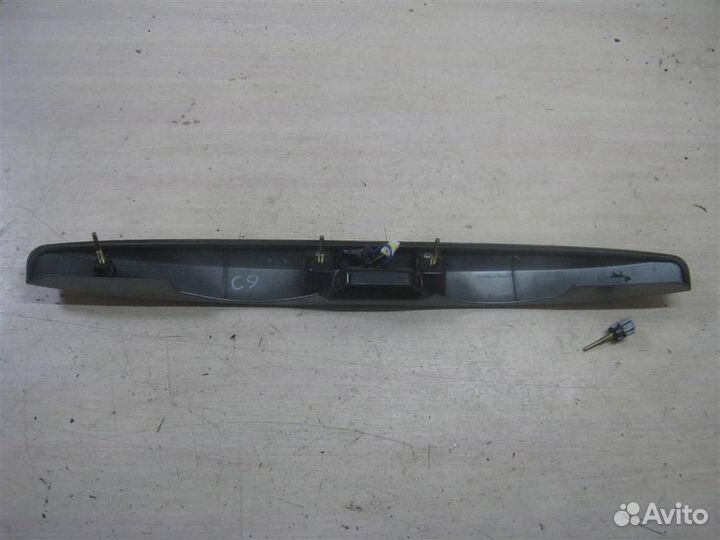 Накладка крышки багажника Suzuki SX4 2007