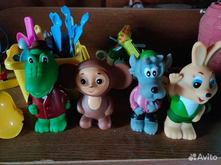 Игрушки Чебурашка, Гена, заяц, волк