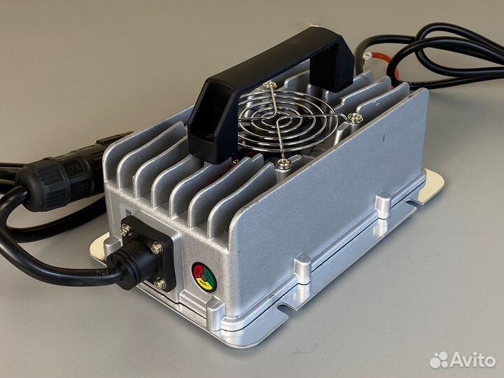 Зарядное устройство IP67 для lifepo4 акб 12В 20А