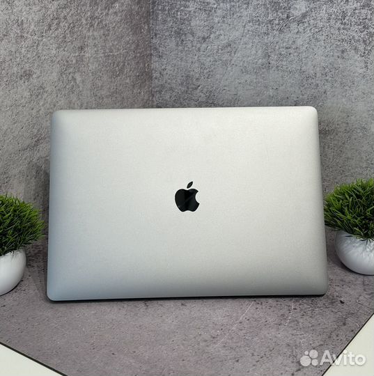 MacBook Pro 15 2019 i9 32 256