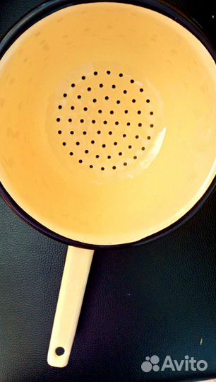 Набор для сыра, дуршл. эмалир. и ярус, ножи