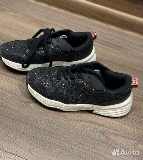 Кроссовки zara