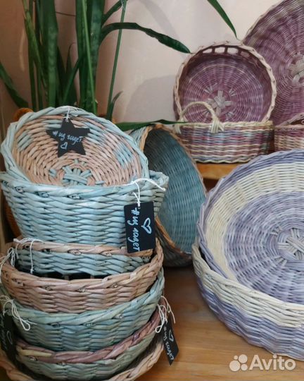 Шкатулки, корзины, подносы