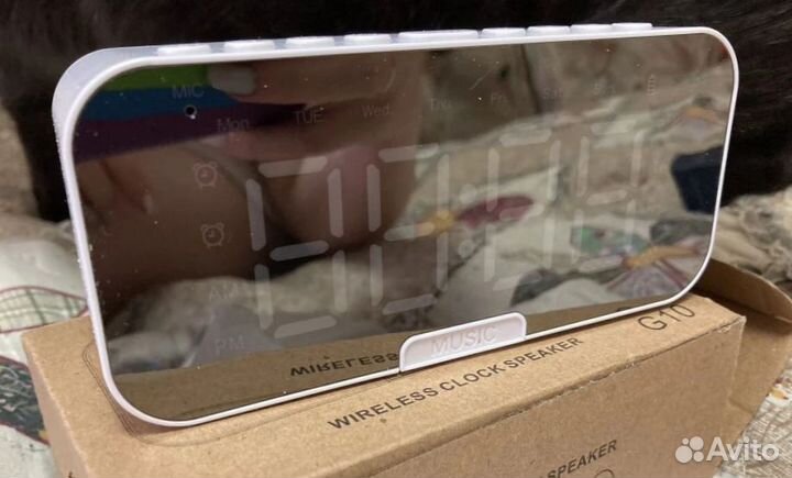 Часы на тумбочку