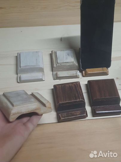 Подставка для телефона из дерева