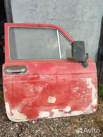 Двери левые на niva 3д Б.У