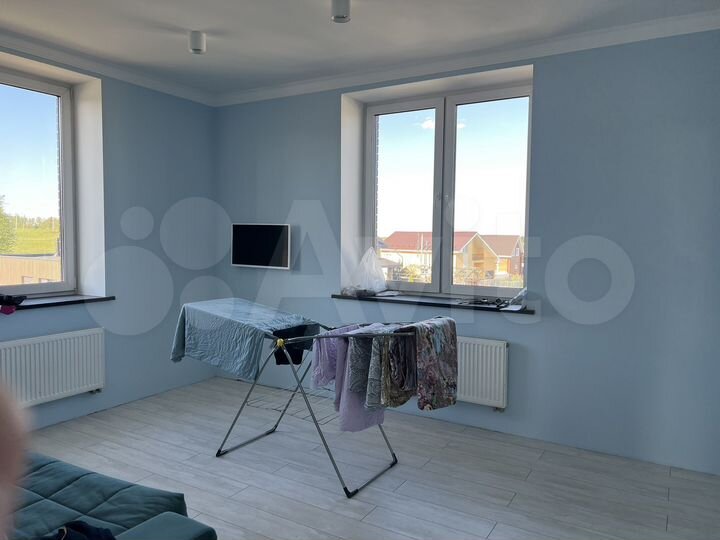 Коттедж 306 м² на участке 11 сот.