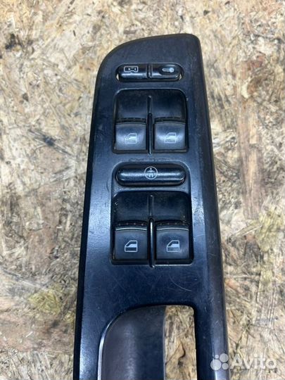 Блок управления стеклоподъемниками передний левый