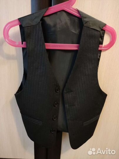 Костюм школьный новый