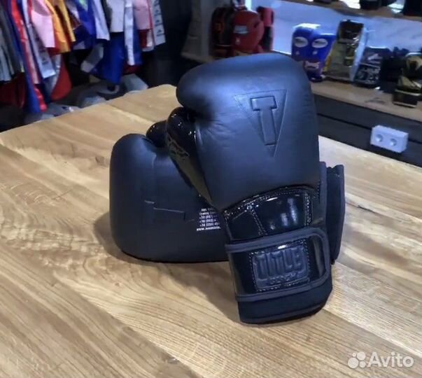 Боксерские перчатки 10 и 12 oz