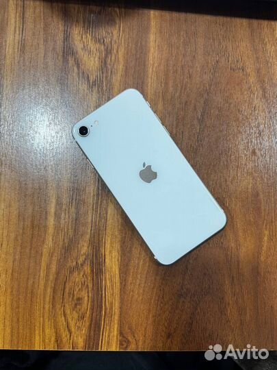 iPhone SE, 64 ГБ