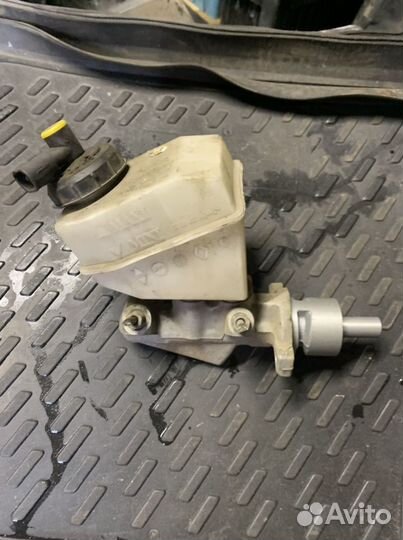 Цилиндр тормозной главный Renault Symbol II