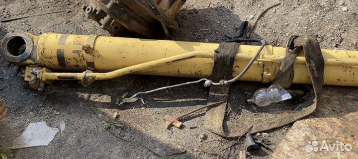 Гидроцилиндр рукояти Komatsu PC300-7