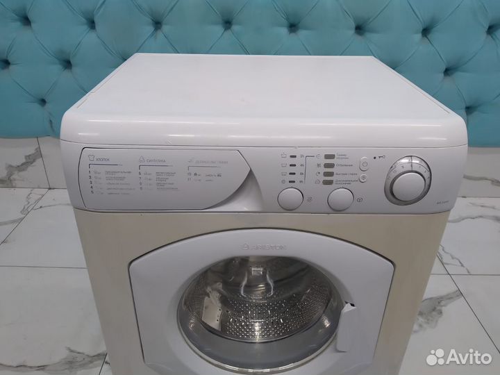 Стиральная машина Ariston AVL 100P