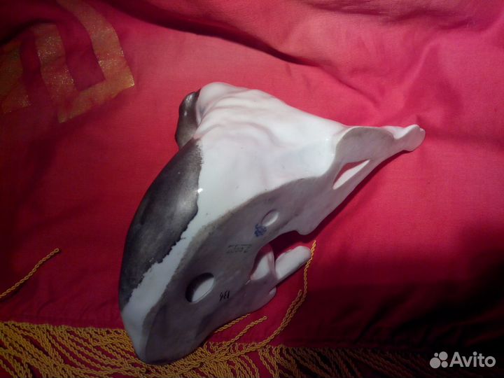 Фарфоровая статуэтка собака - борзая, лфз. Редкая