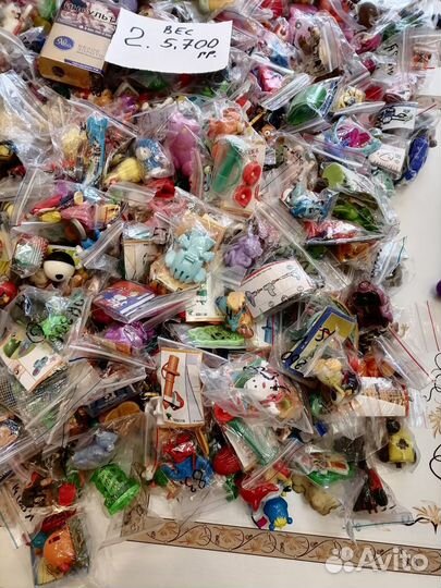 Игрушки из киндера и не только, пакетом по 6 кг. ч