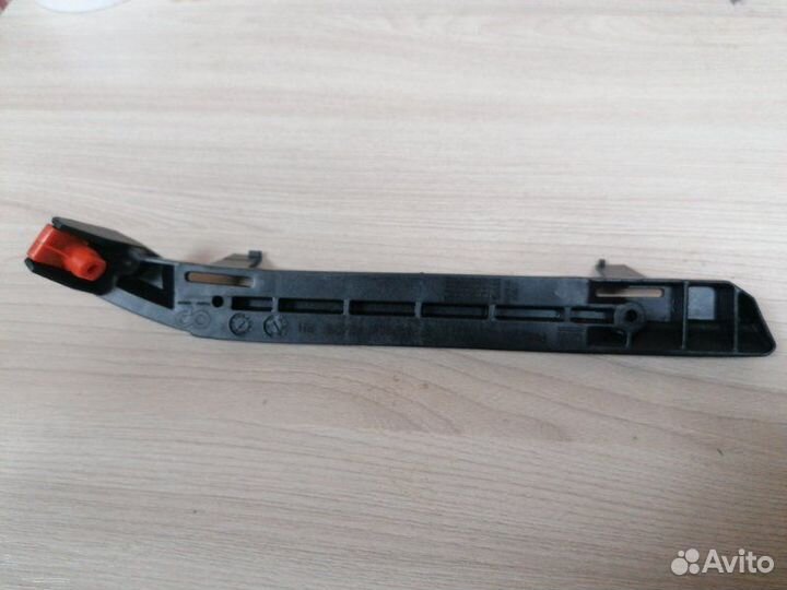 Кронштейн бампера передний правый Opel Astra J