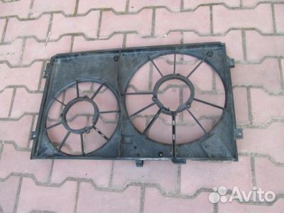 Диффузор дополнительного радиатора Audi