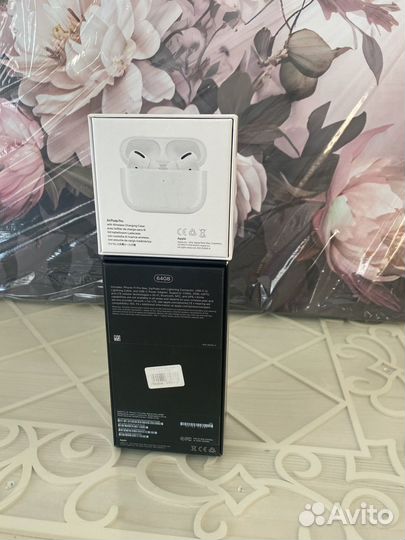 Коробка от iPhone 11 pro max(оригинал)