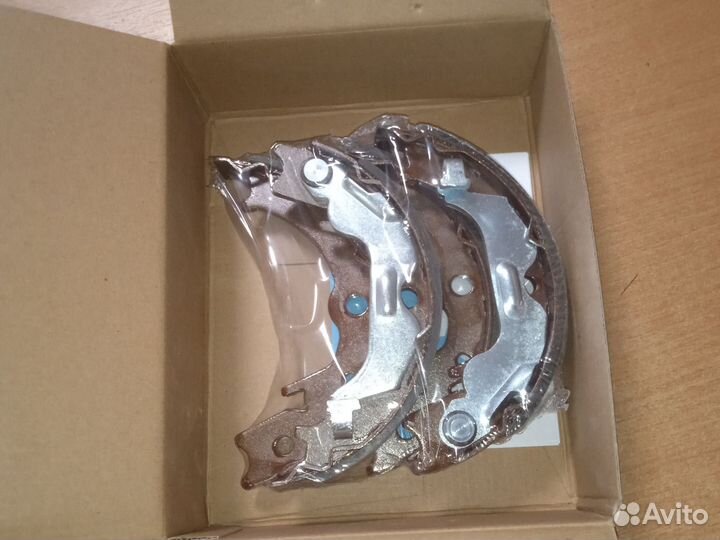 Колодки ручника Шевроле Лачетти