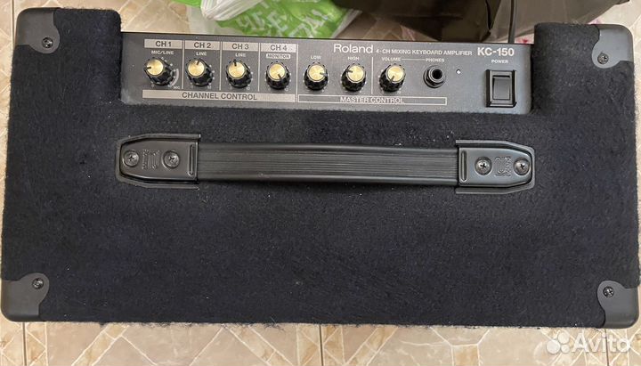 Клавишный комбоусилитель Roland KC-150