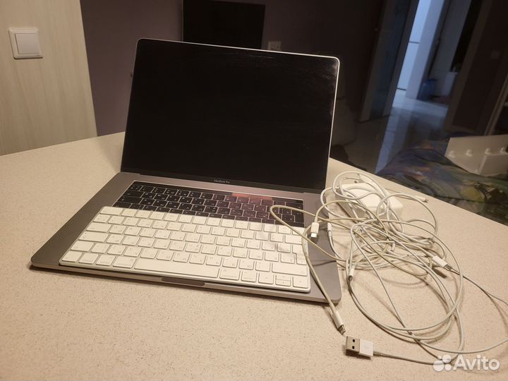 Apple macbook pro 15-unch 2017