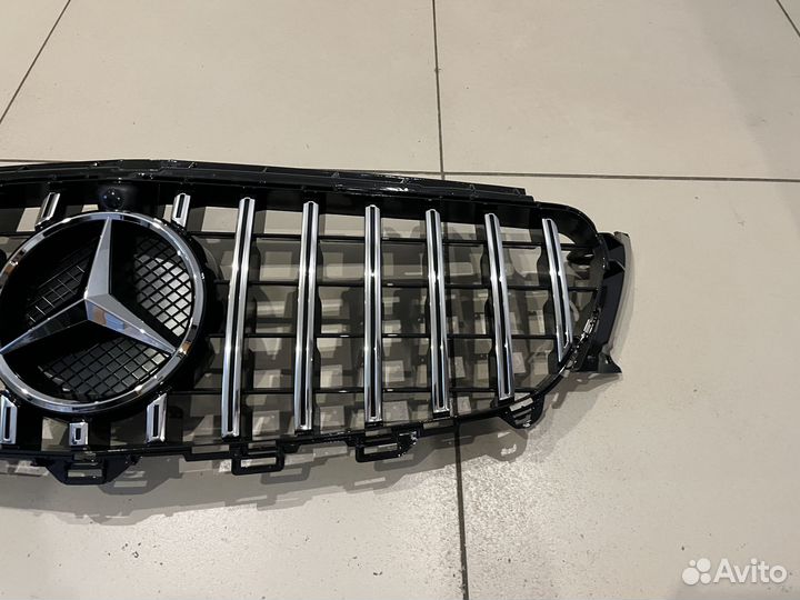 Решетка в бампер Mercedes W213 GT новая w213