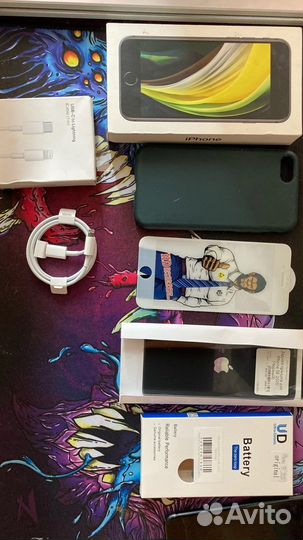 Телефон iPhone se 2020