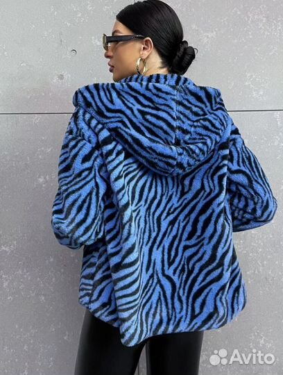 Пальто с узором зебры