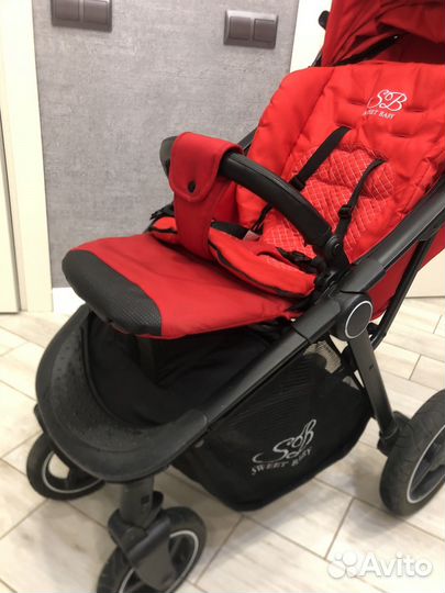 Прогулочная коляска с надувными колесами