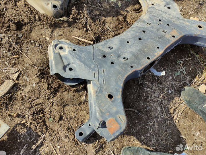 Подрамник передний Hyundai Solaris RB G4FA 2011