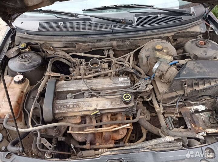 Ford Mondeo 1.6 МТ, 1997, битый, 30 000 км