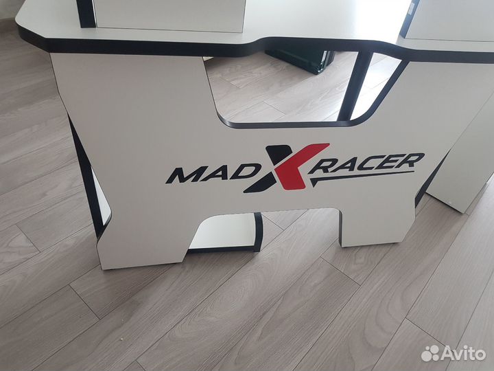 Геймерский стол madxracer comfort white-B