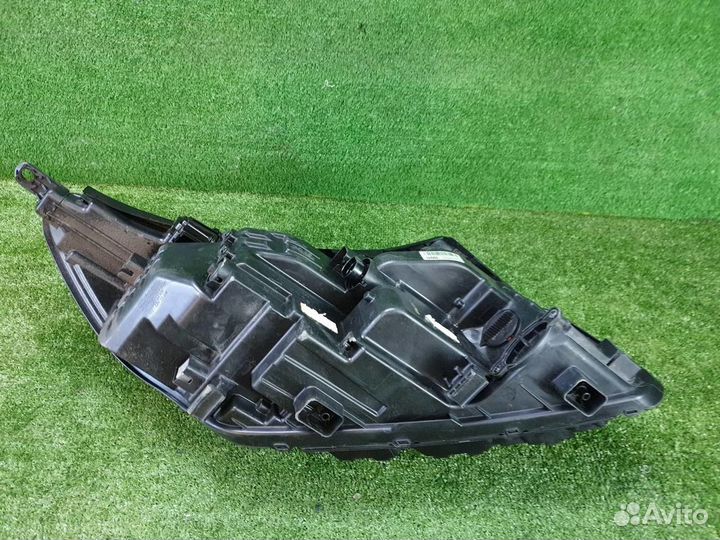 Фара левая Kia Sorento/Sorento Prime