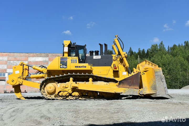 На разборке бульдозеры Коматсу Komatsu
