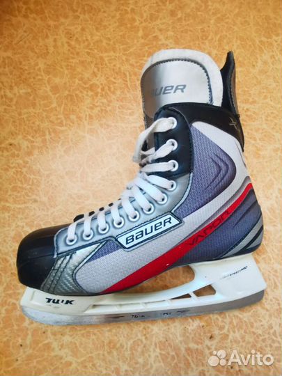 Хоккейные коньки bauer 44 размер