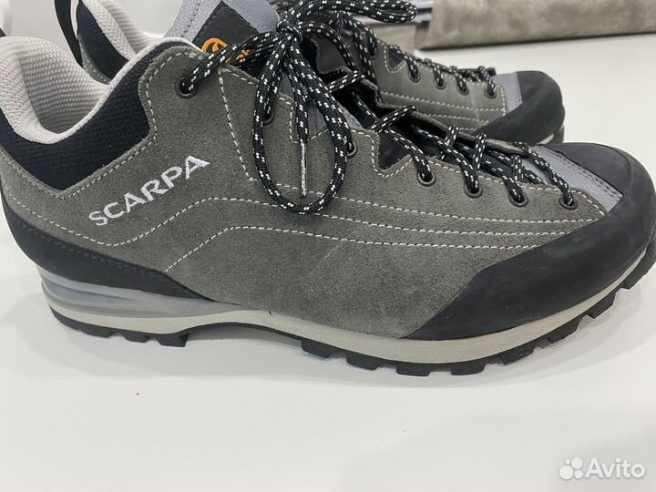 Кроссовки мужские 42 размер бу