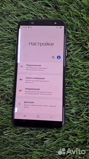 Samsung Galaxy A6, 4/32 ГБ