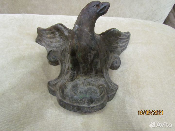 Барельеф чугунный старинный