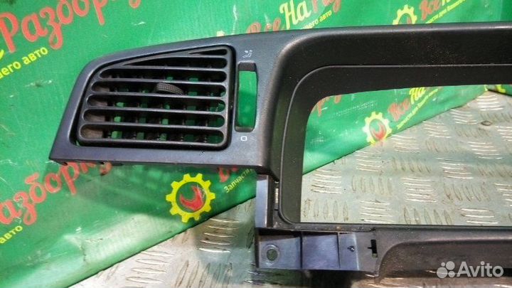 Консоль панели приборов Volkswagen Passat B4 седан