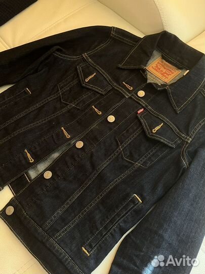 Джинсовая куртка levis