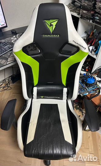 Кресло компьютерное игровое ThunderX3 XC3