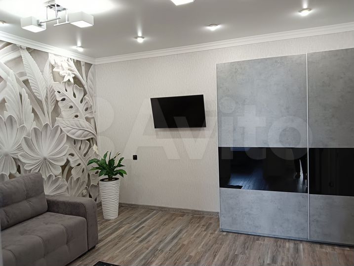 2-к. квартира, 57 м², 2/9 эт.